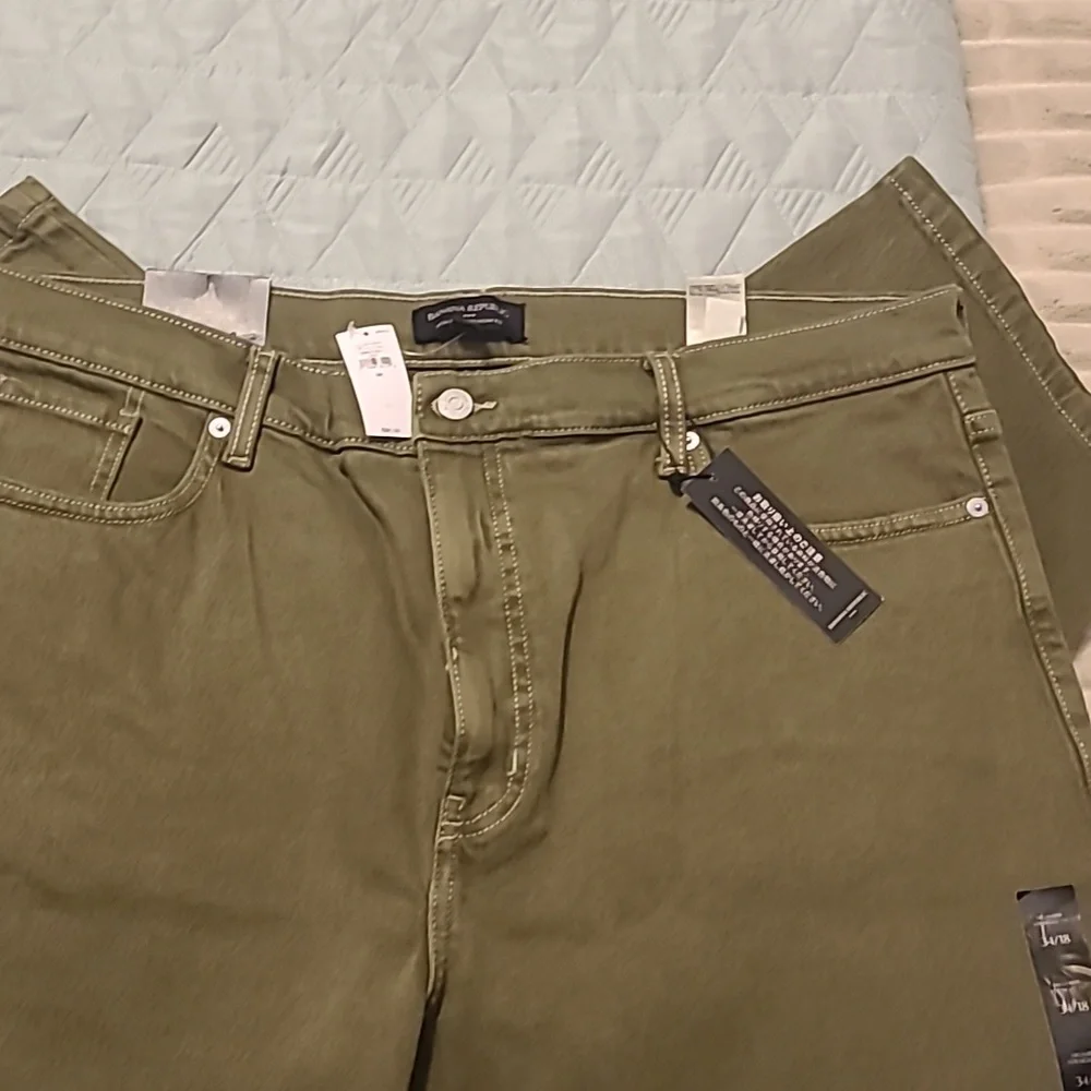 Olive green Banana Republic high rise straight fit jeans. Size 18 ankle length. - Picture 4 of 4
